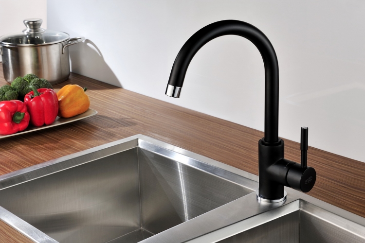 Blue Water Colorado rubinetto da cucina verticale nero 5901730613049