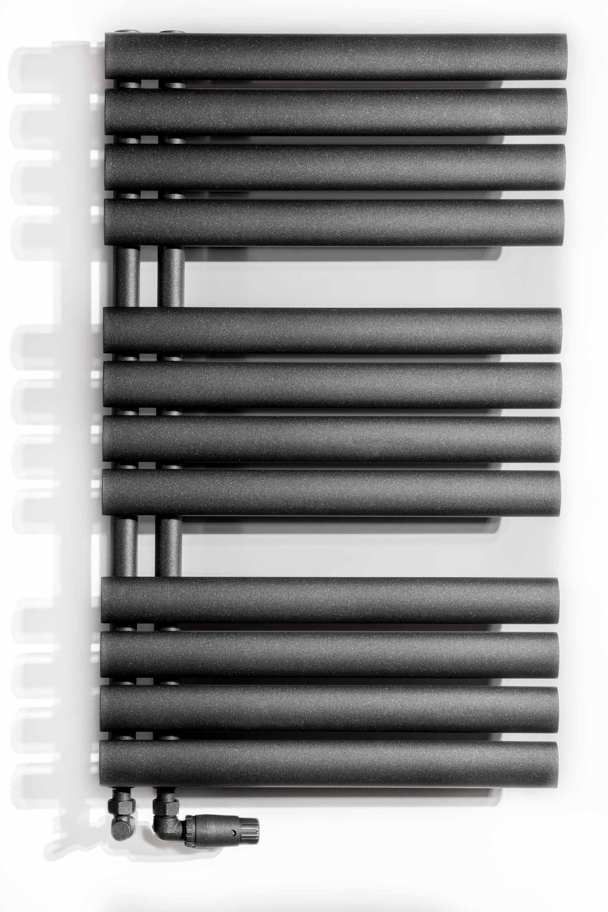 Luxrad Flag Bis radiatore da bagno decorativo 81.6x50 cm nero FLA816500S040