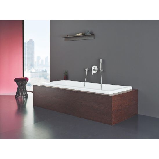 Set soffione doccia con braccio Grohe Rainshower 26558DC0, rubinetto per vasca e doccia Grohe Essence 24058DC1, 26658DC0, 27400DC0, 28362DC1