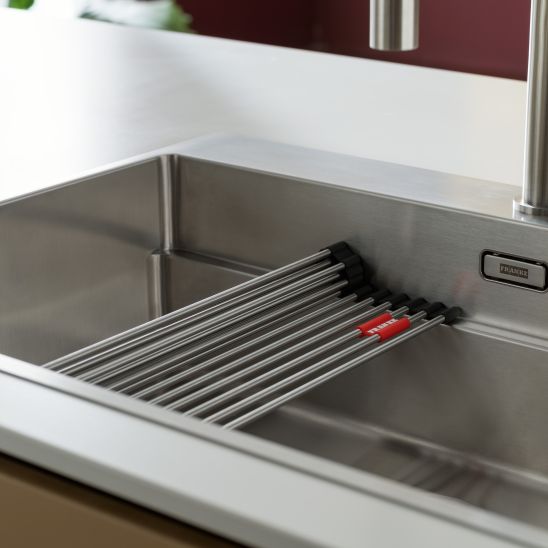 Set lavello in acciaio Franke Box 127.0749.856, rubinetto da cucina Franke Eos 115.0590.045